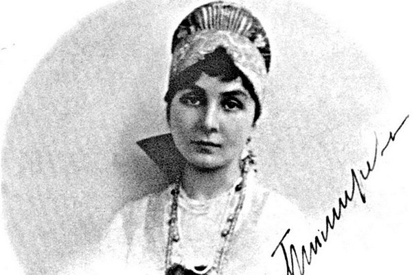 Эта фотография Анны висела на стене каюты Колчака Эта фотография Анны висела на стене каюты Колчака